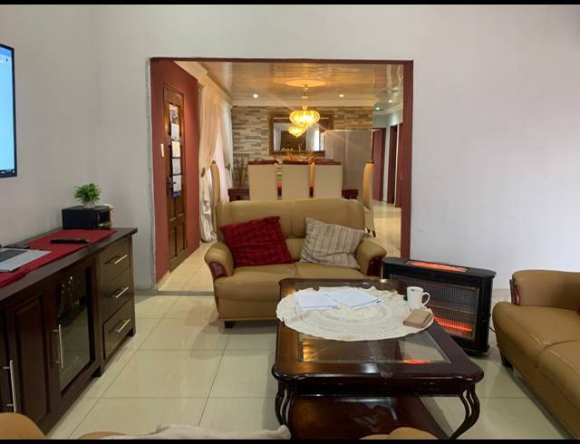 3 BEDROOM HOUSE FOR SALE IN PROTEA GLEN